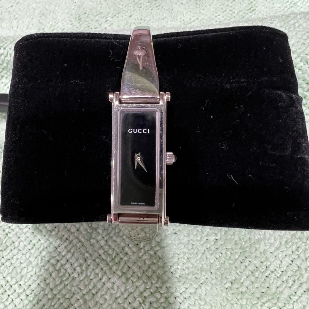 GUCCI watch